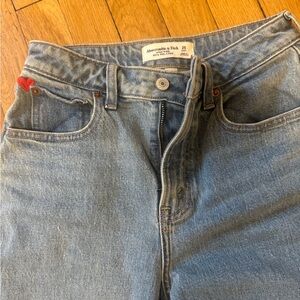 Abercrombie & Fitch Heart Embroidered Curve Love Petite Relaxed Jeans